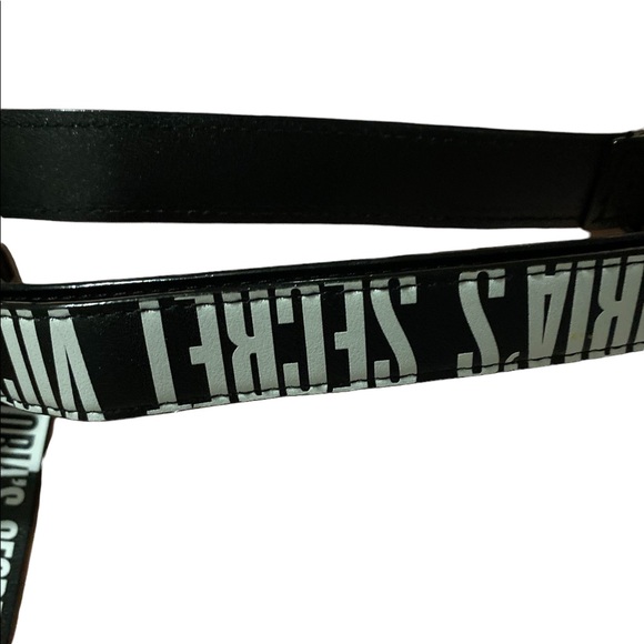 Victoria Secret purse can wear around your waist or shoulder - Picture 7 of 10